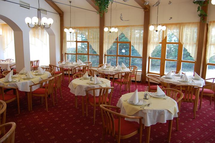 Dining 98 of 139