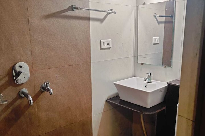 Room 17 of 26