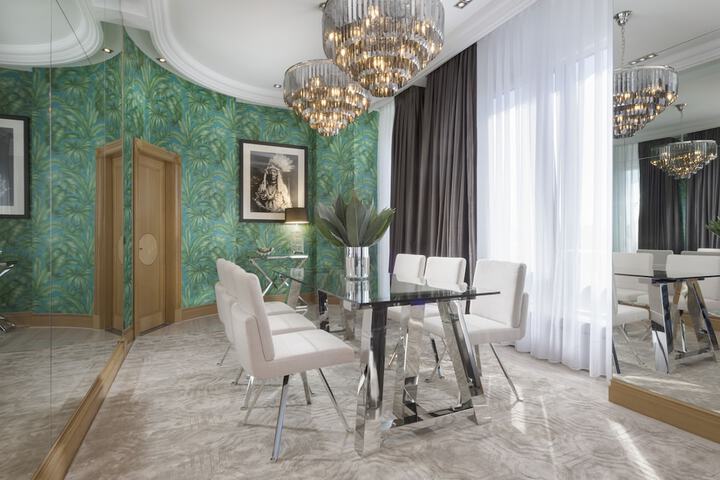 Room 32 of 173
