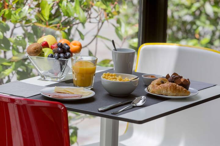 Breakfast/Coffee Service 27 of 46