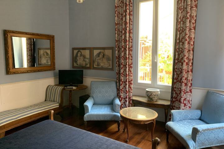 Room 13 of 44