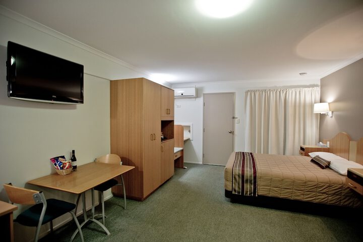 Room 7 of 35
