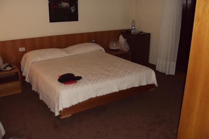 Room 9 of 43
