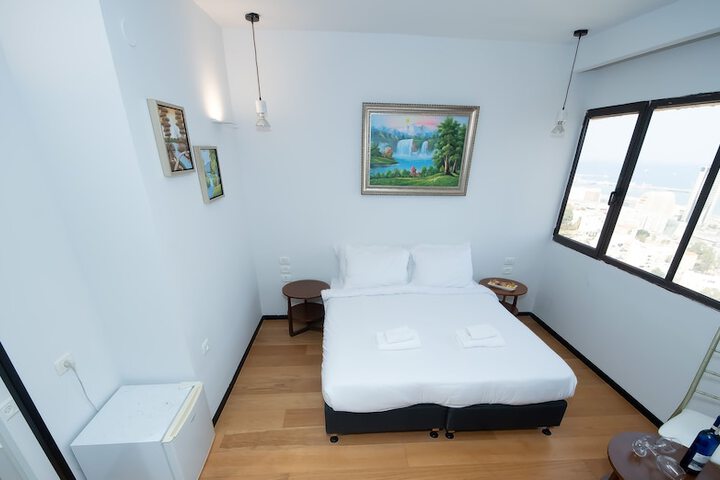 Room 40 of 123