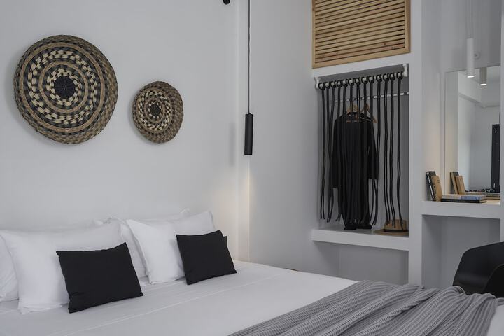 Room 4 of 52