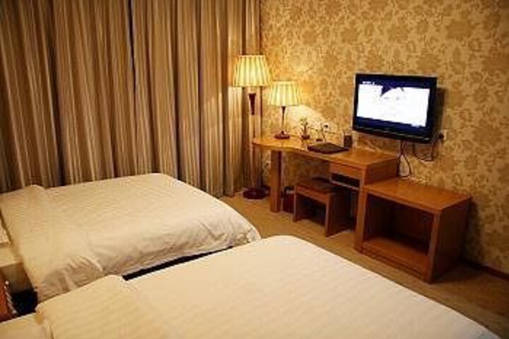 Room 9 of 17