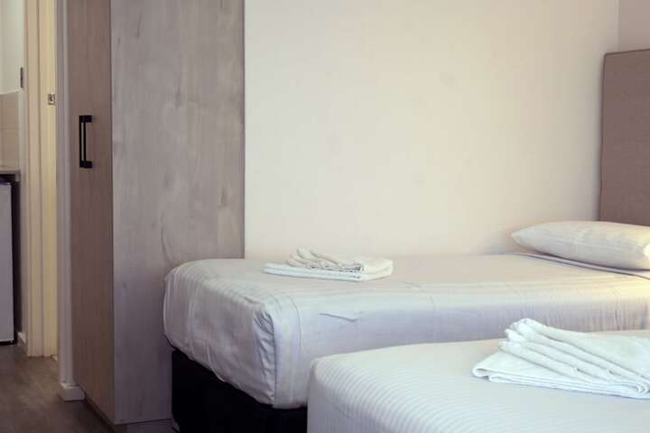 Room 52 of 103