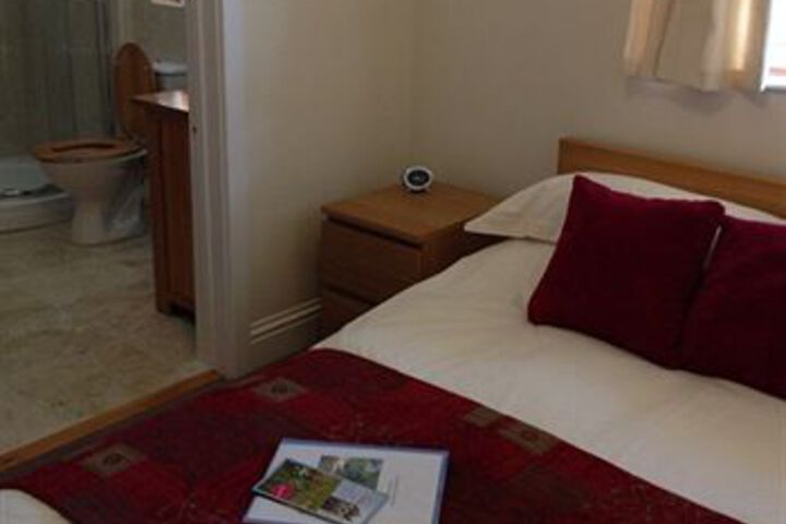 Room 12 of 16