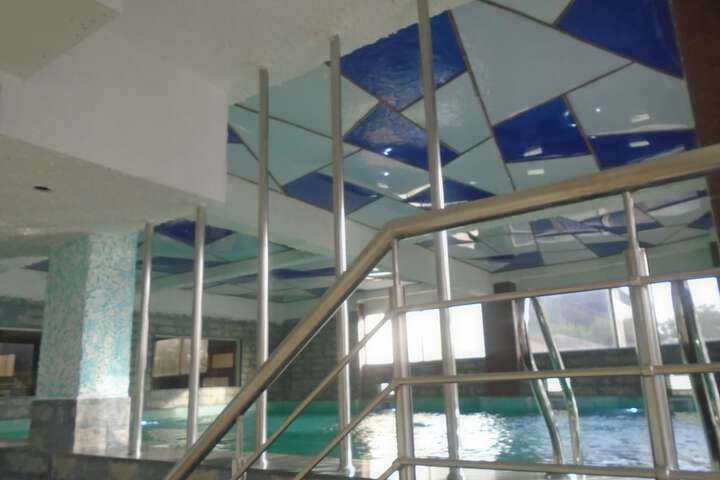 Hotel Pool