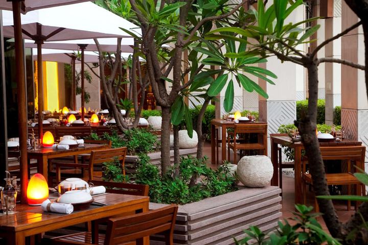 Dining 70 of 119