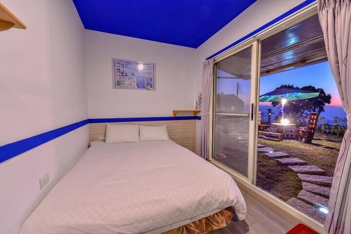 Room 16 of 24