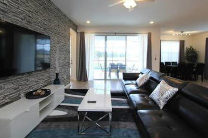 Room 25 of 27