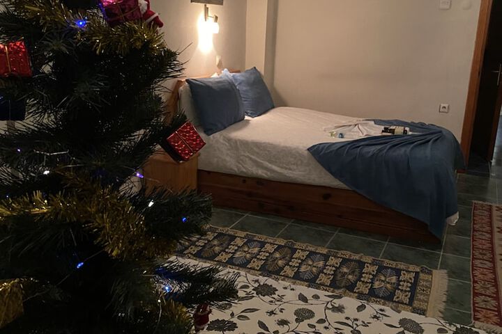 Room 11 of 21