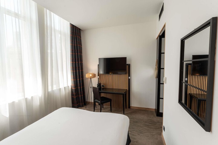 Room 22 of 83