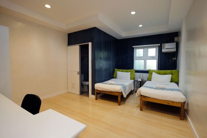 Room 27 of 125