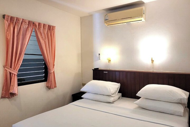 Room 22 of 196