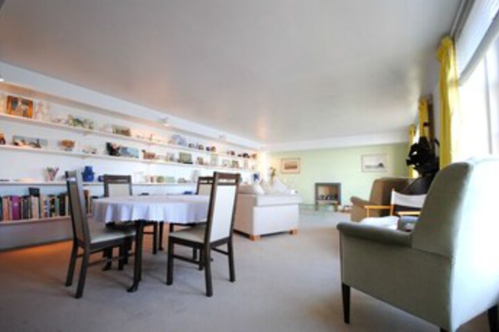 Room 21 of 28