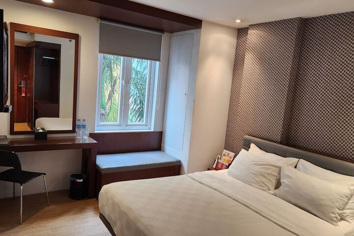 Room 17 of 43