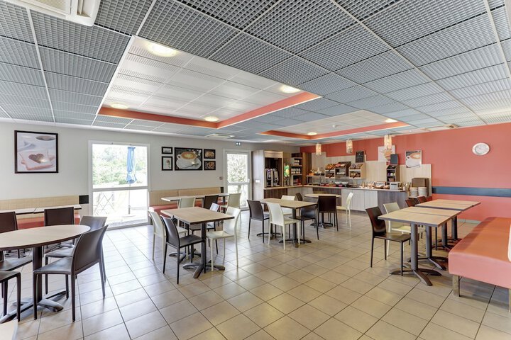 Dining 16 of 20