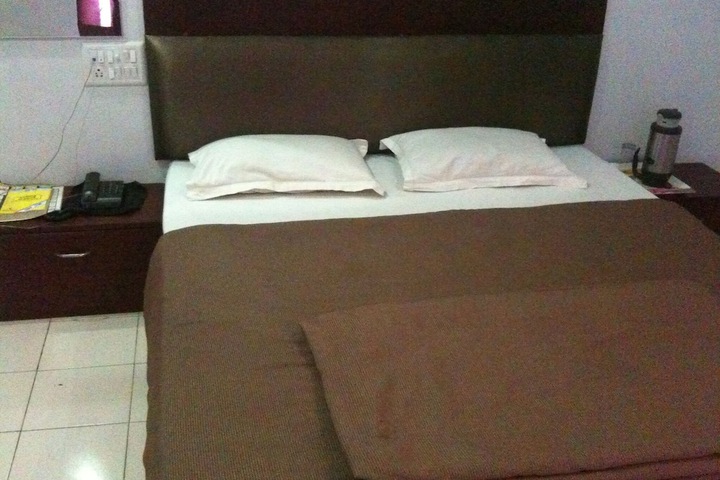 Room 2 of 7