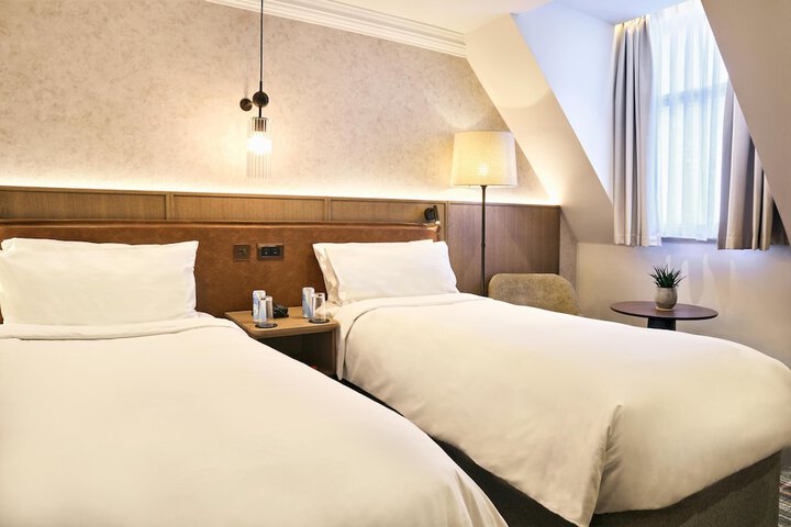 Room 48 of 109