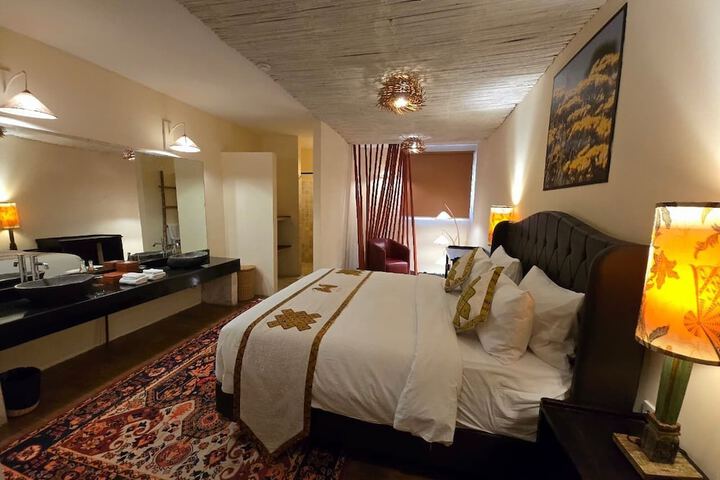 Room 15 of 49