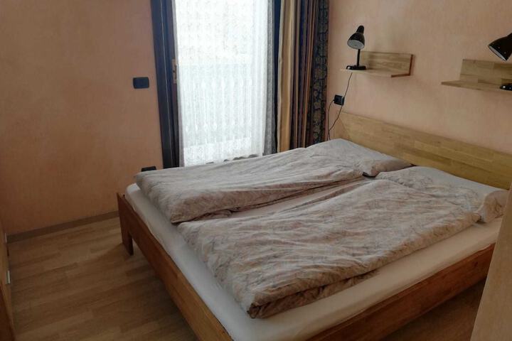 Room 5 of 20