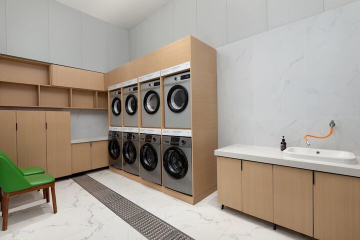 Room 15 of 19