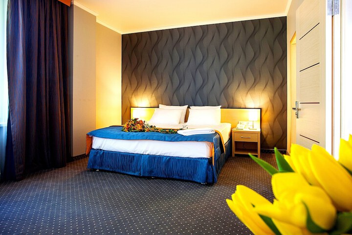 Room 10 of 36