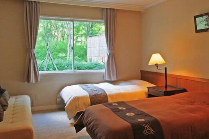 Room 10 of 38