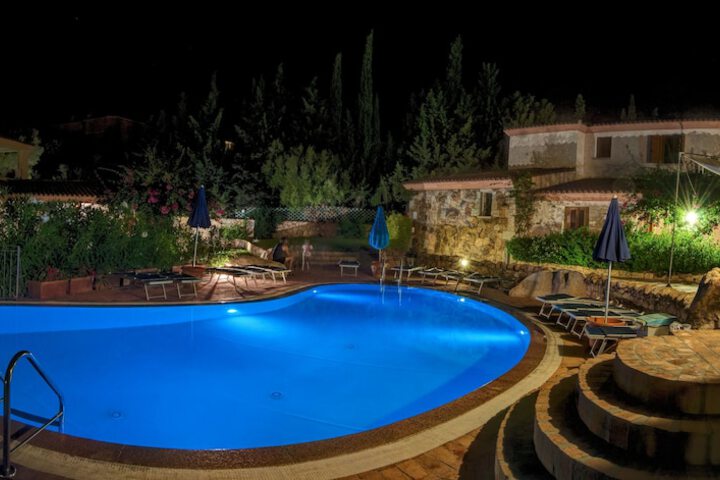 Hotel with Pool