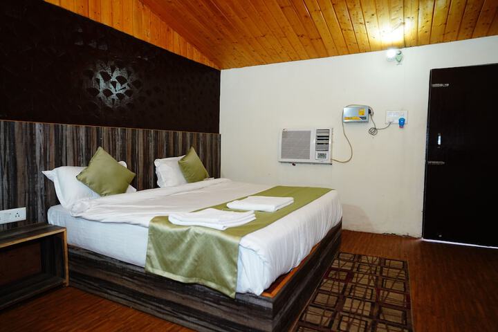 Room 12 of 46