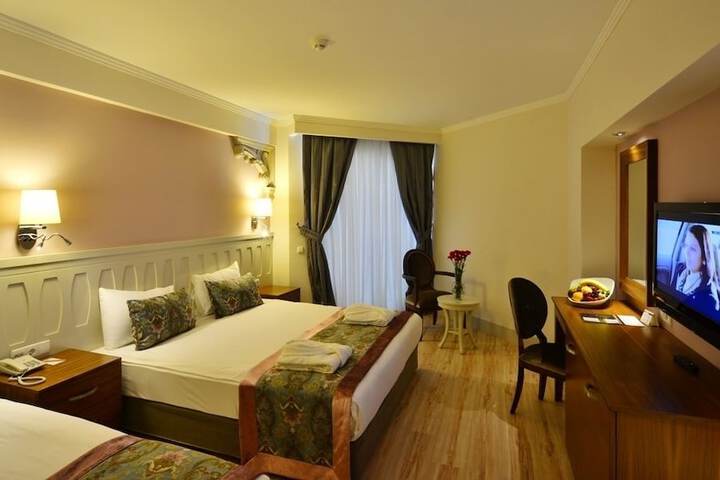 Room 4 of 73