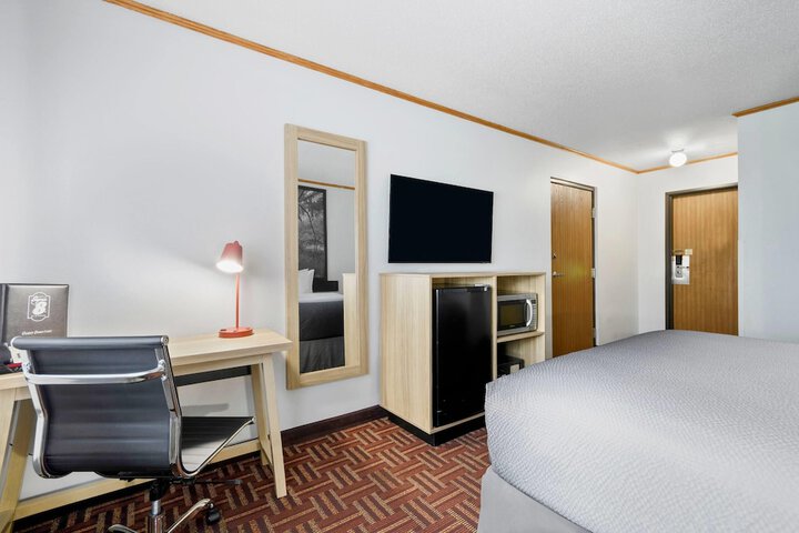 Room 27 of 56