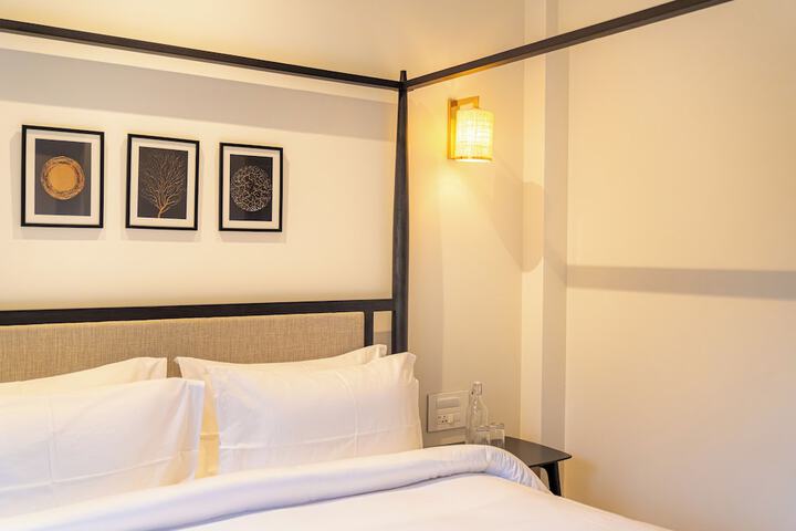 Room 7 of 51