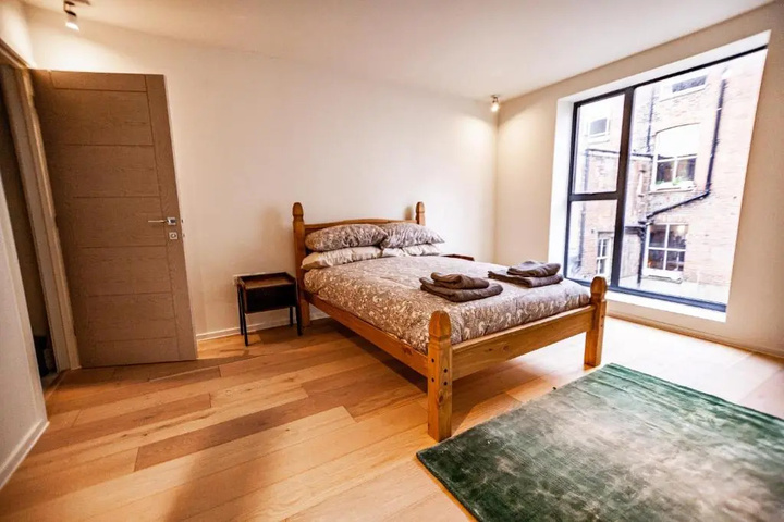 Room 4 of 23
