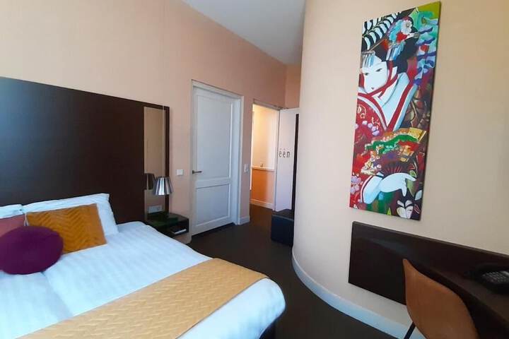 Room 12 of 43