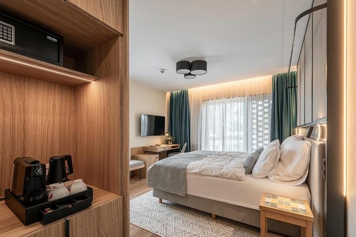 Room 22 of 53