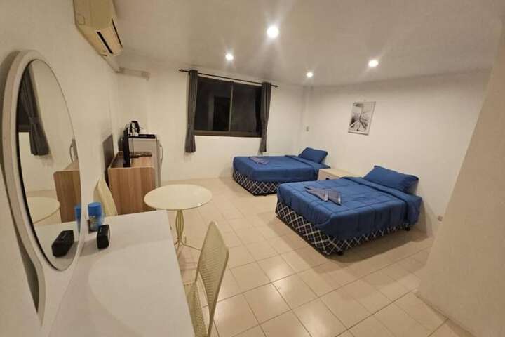 Room 5 of 15