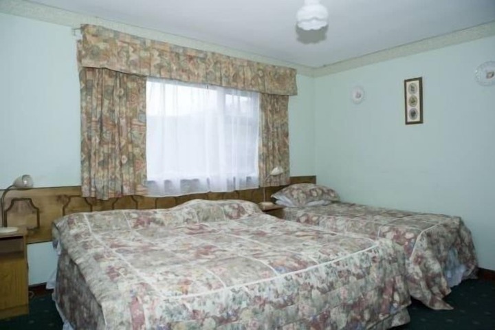 Room 6 of 45