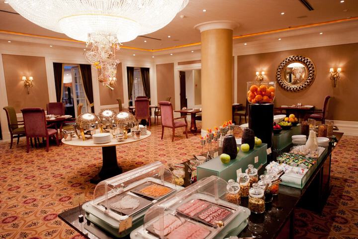 Dining 62 of 80