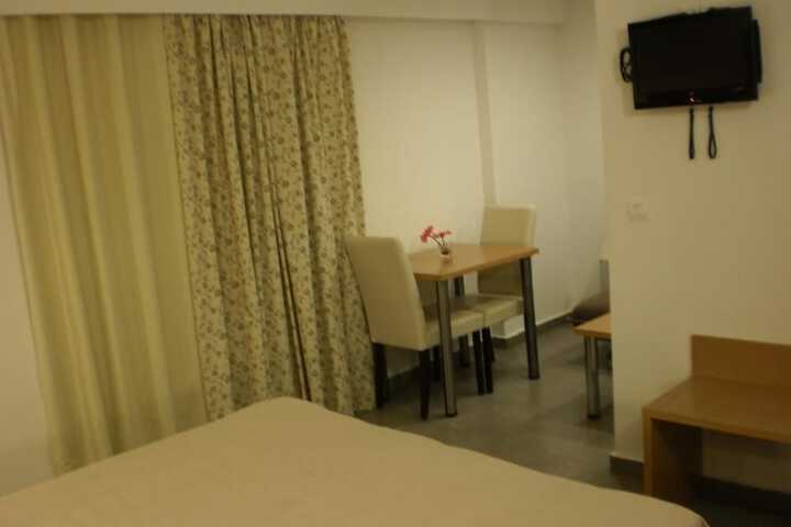 Room 6 of 19
