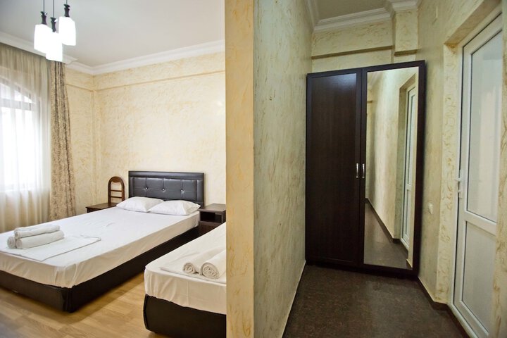 Room 19 of 93