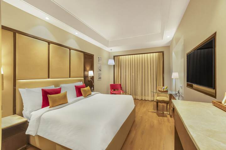 Room 27 of 74