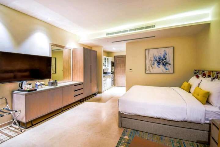 Room 14 of 99