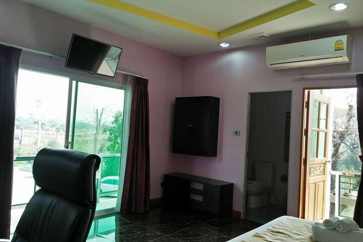 Room 14 of 16