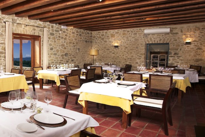 Dining 52 of 74
