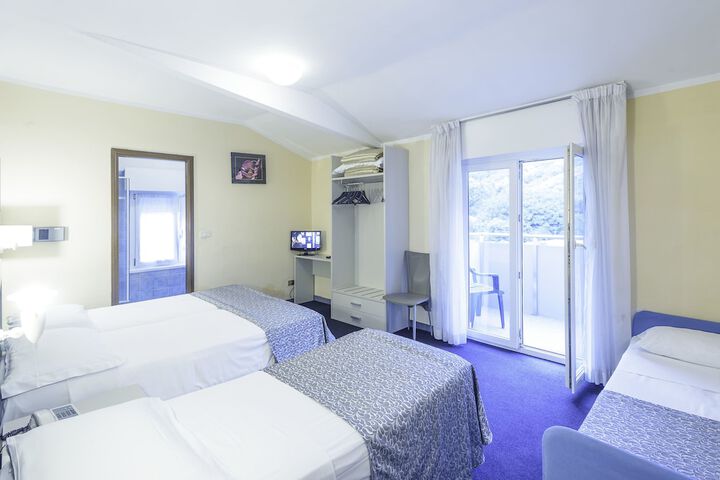 Room 21 of 46