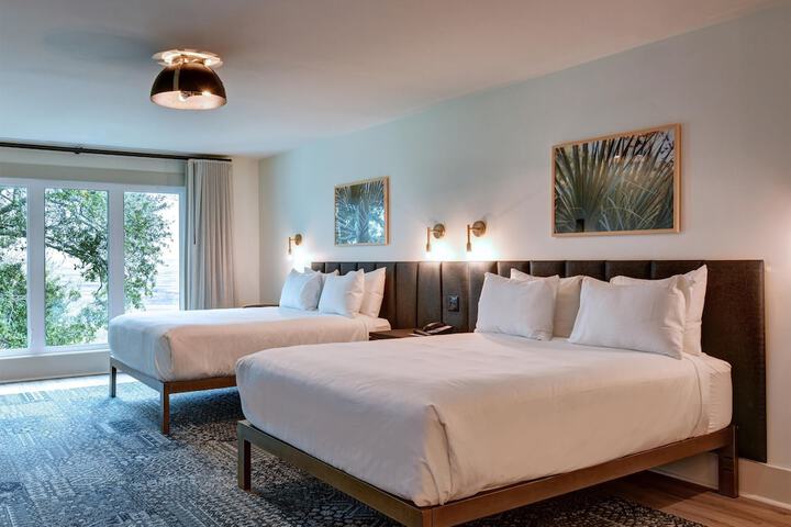 Room 36 of 220
