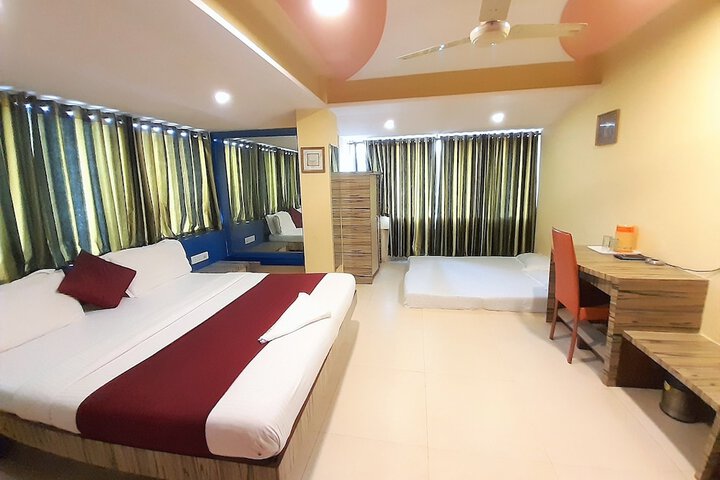 Room 4 of 11